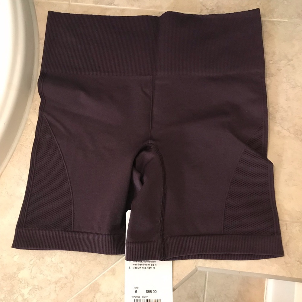 NWT Lululemon Sculpt Short